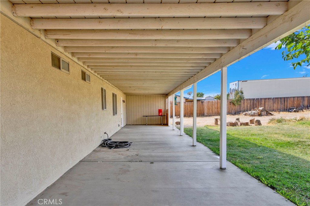 11152 Redwood Avenue