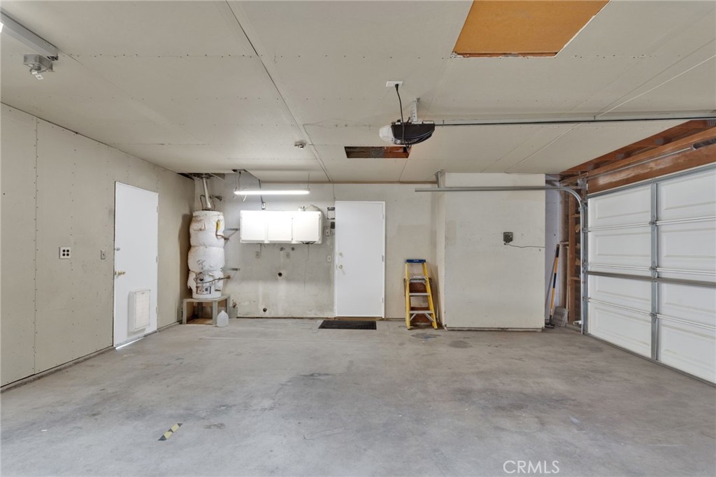 11152 Redwood Avenue