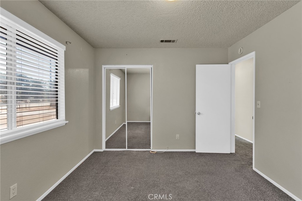 11152 Redwood Avenue