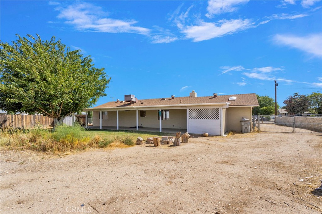 11152 Redwood Avenue