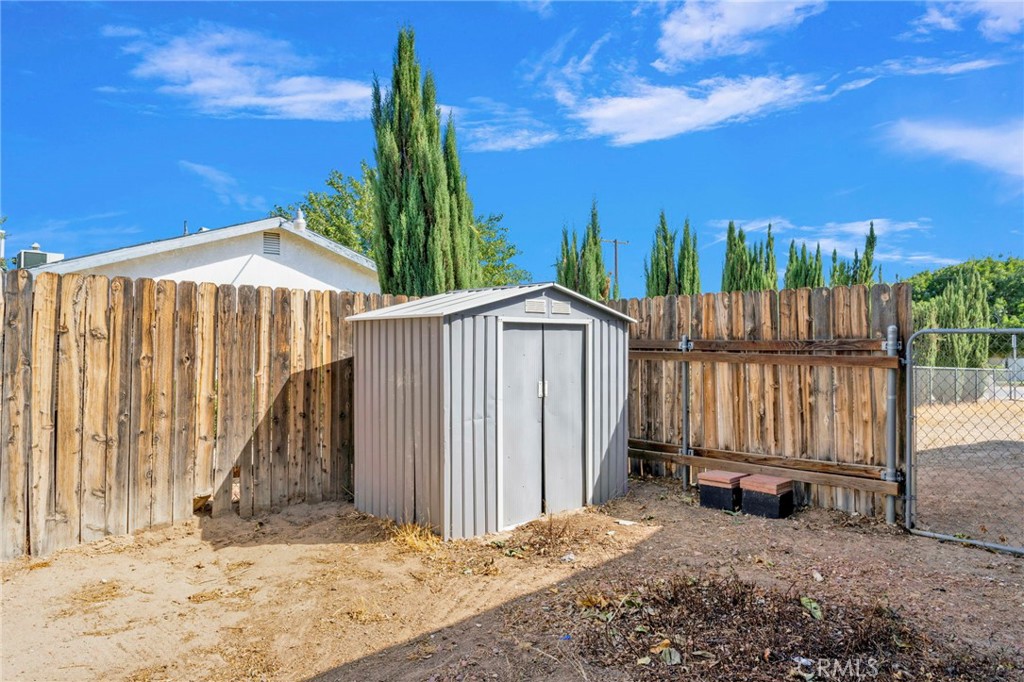 11152 Redwood Avenue