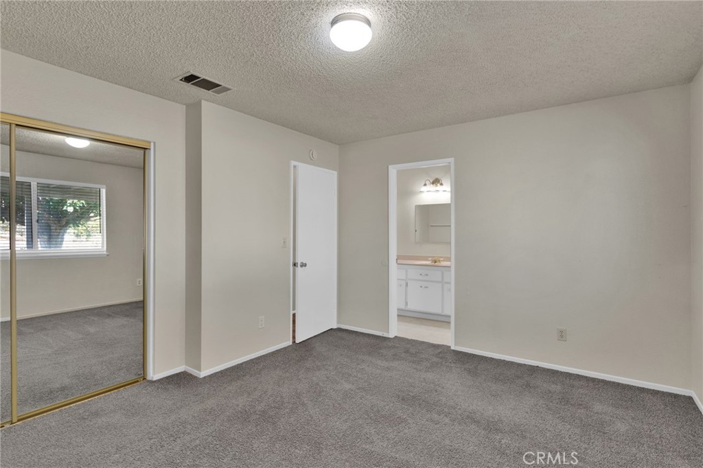 11152 Redwood Avenue