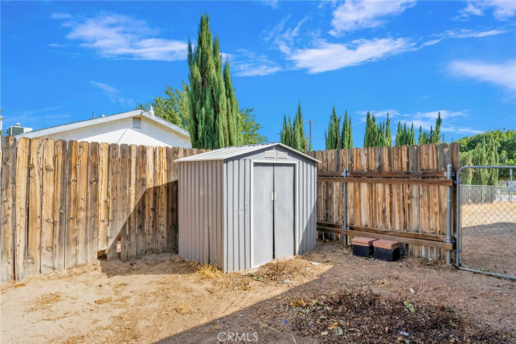 11152 Redwood Avenue