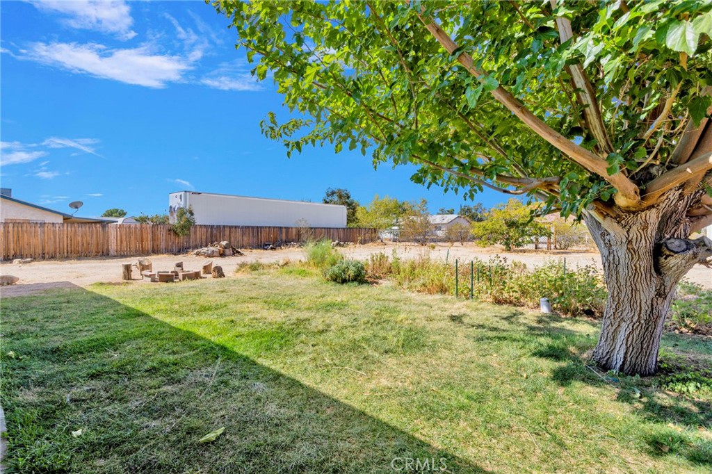 11152 Redwood Avenue