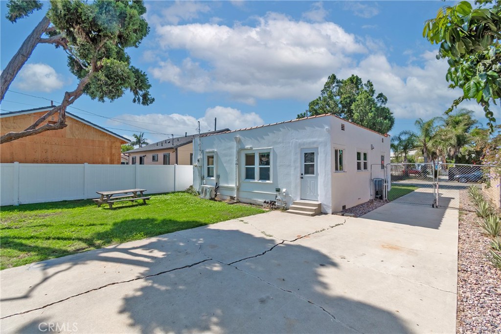 6302 Homewood Avenue