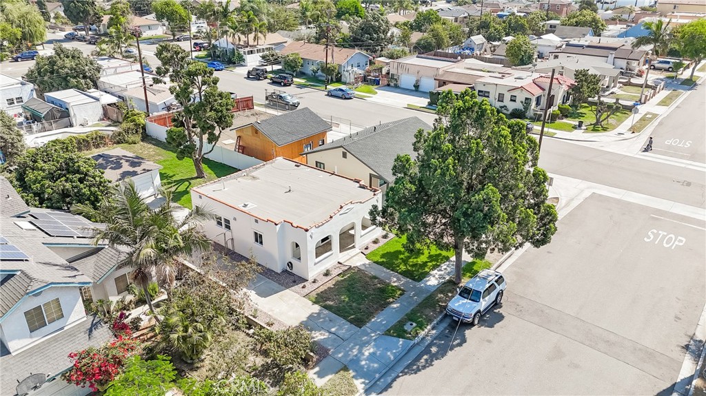 6302 Homewood Avenue