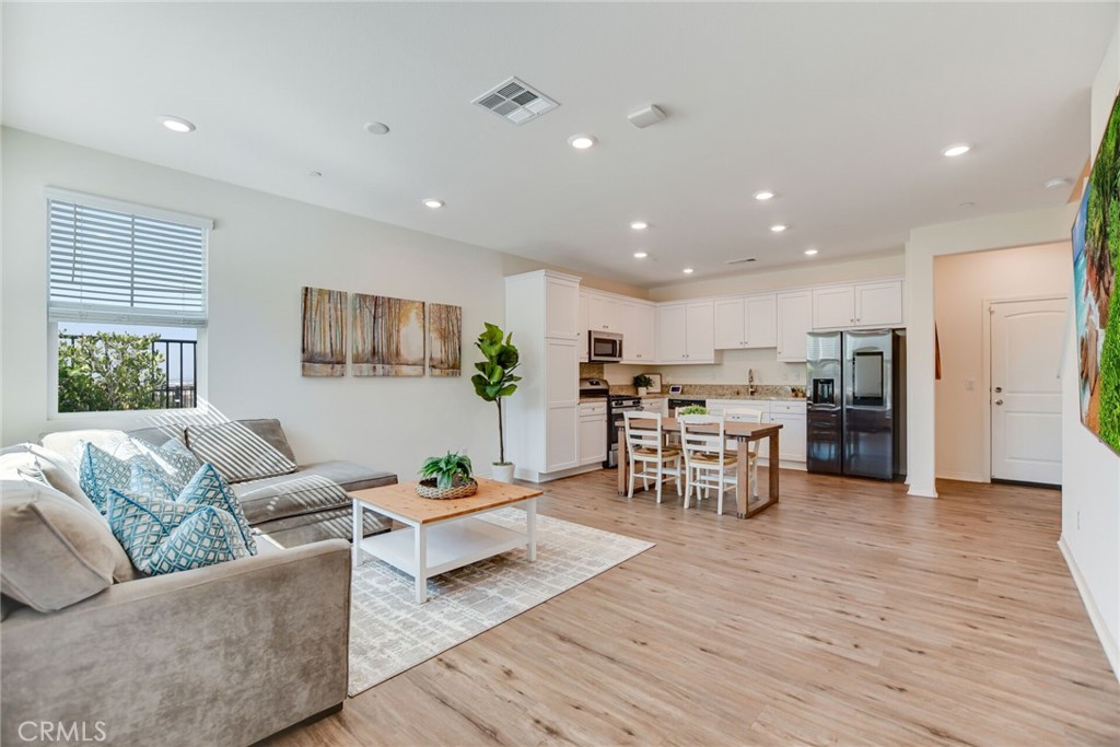 7891 Griffith Peak Street