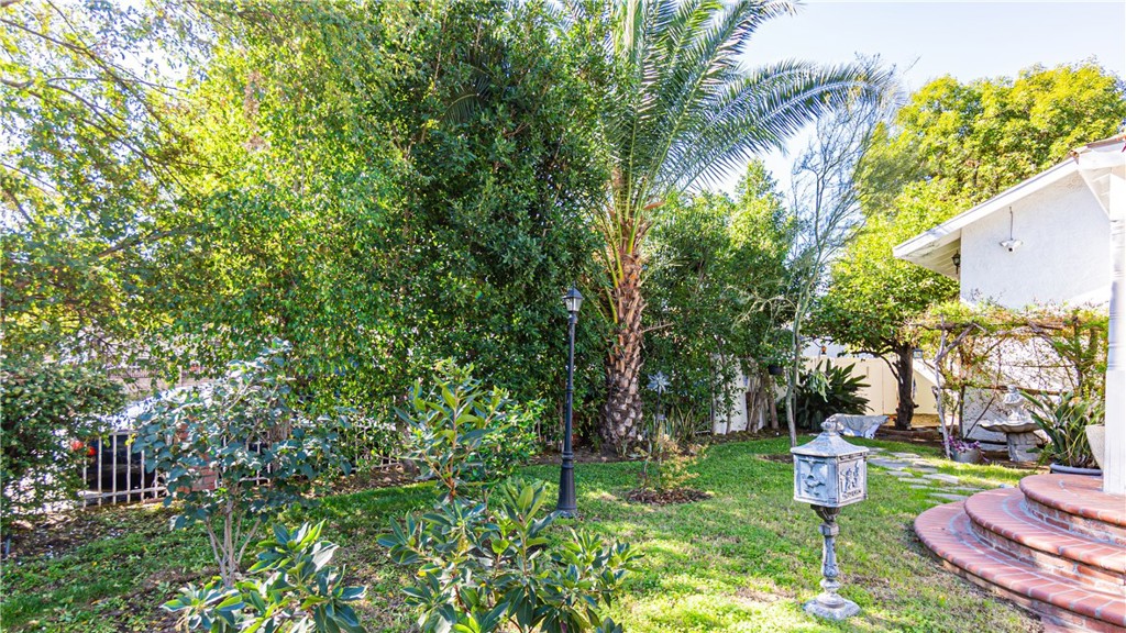 7503 Aqueduct Ave