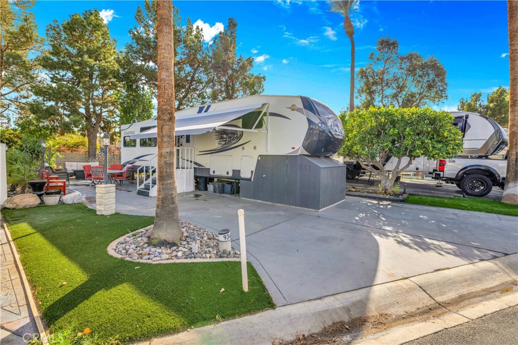 69411 Ramon Road