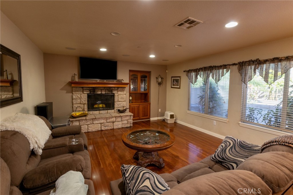 3772 Elm