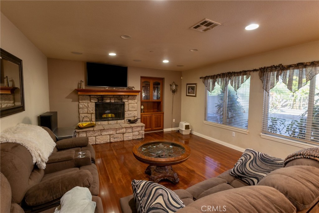 3772 Elm