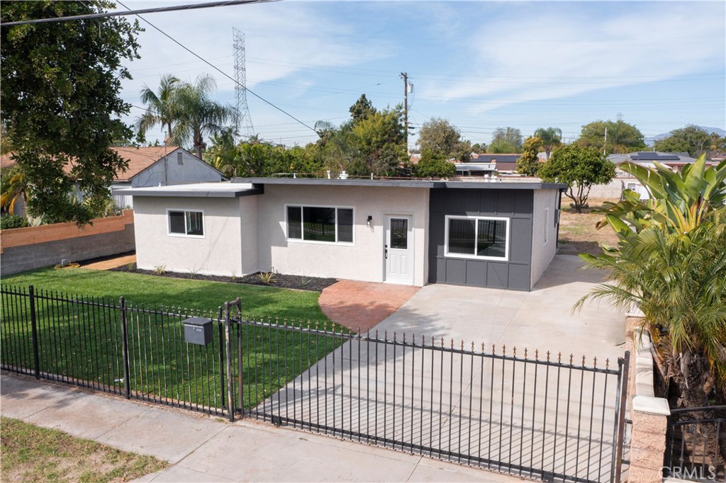 3219 Athol