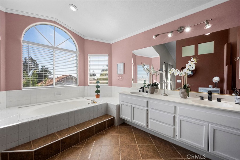 11825 Mount Royal Court