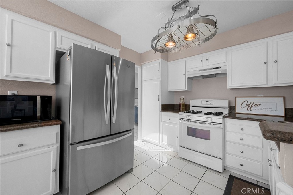 11825 Mount Royal Court