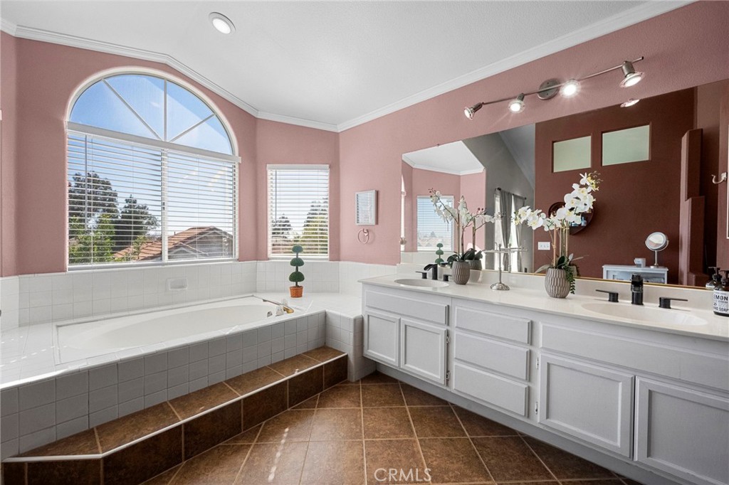 11825 Mount Royal Court