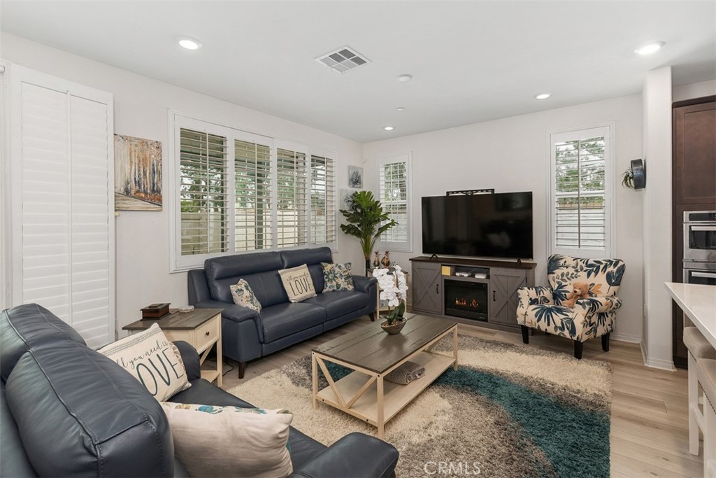 4536 S Afton Privado