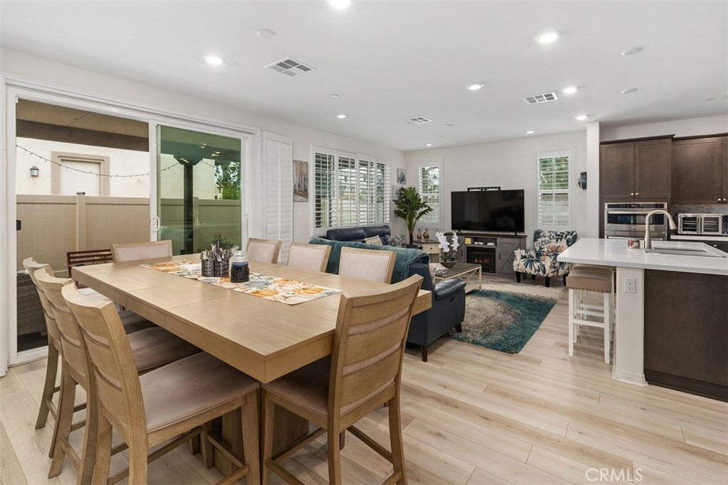 4536 S Afton Privado