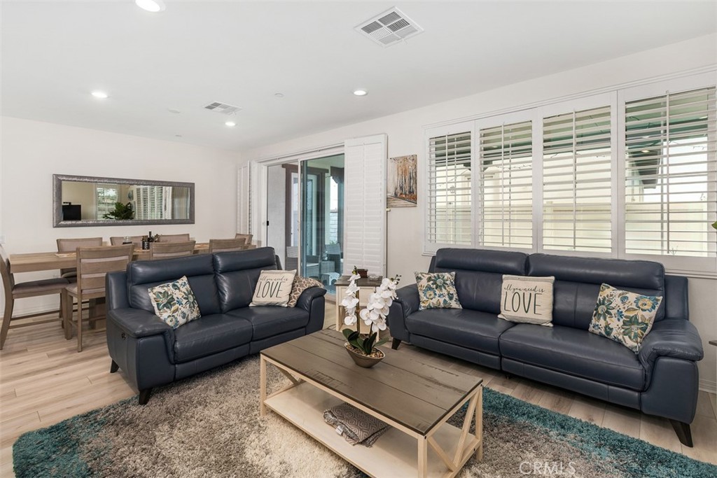 4536 S Afton Privado