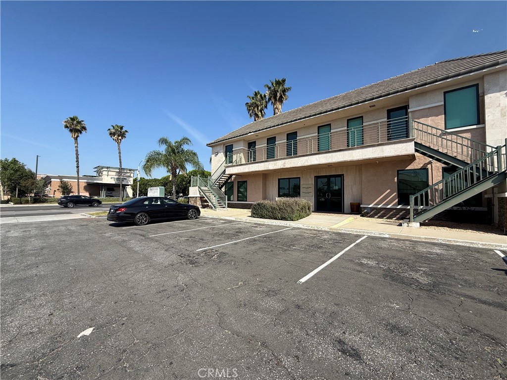 116 N Vineyard