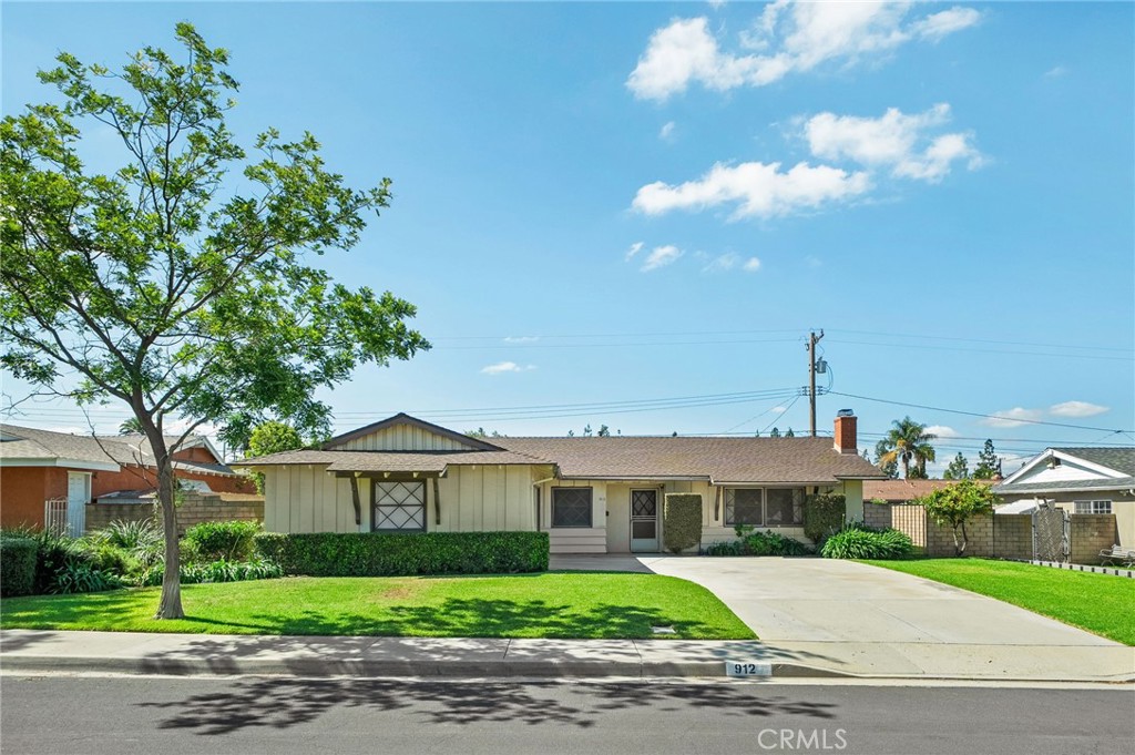 912 W Benwood