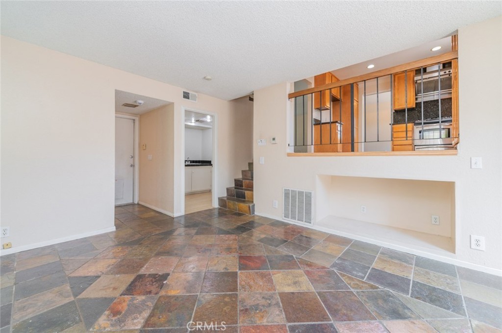 8 Quiet Hollow Road