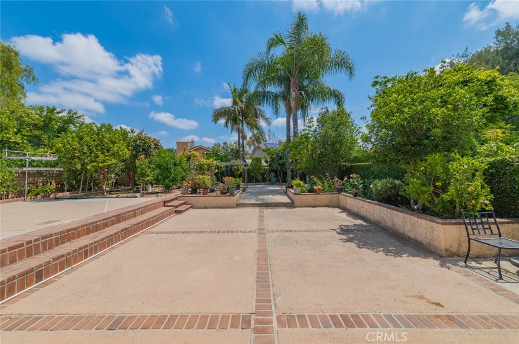 8 Quiet Hollow Road