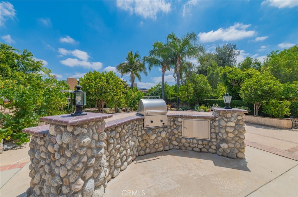 8 Quiet Hollow Road