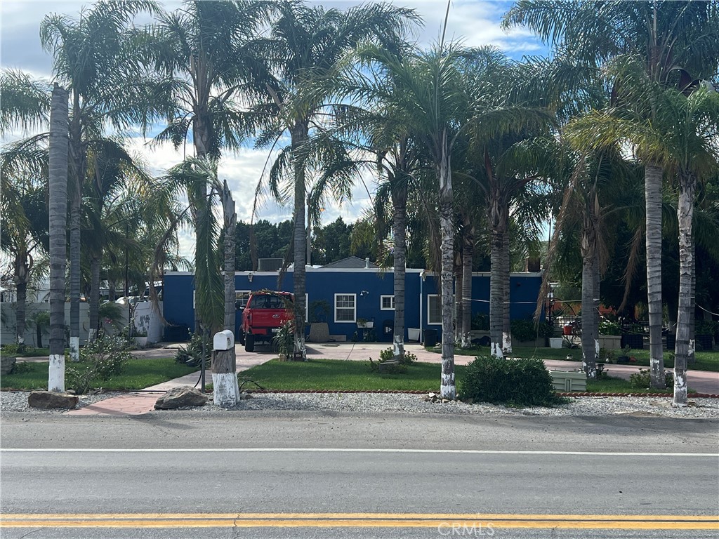 18515 Santa Ana