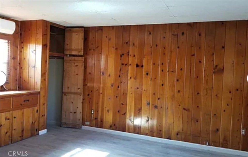 322 W Phillips