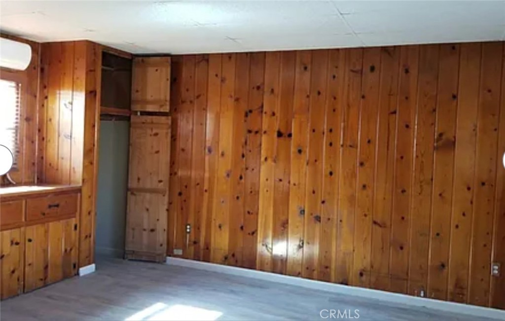 322 W Phillips
