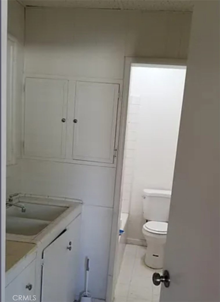 322 W Phillips