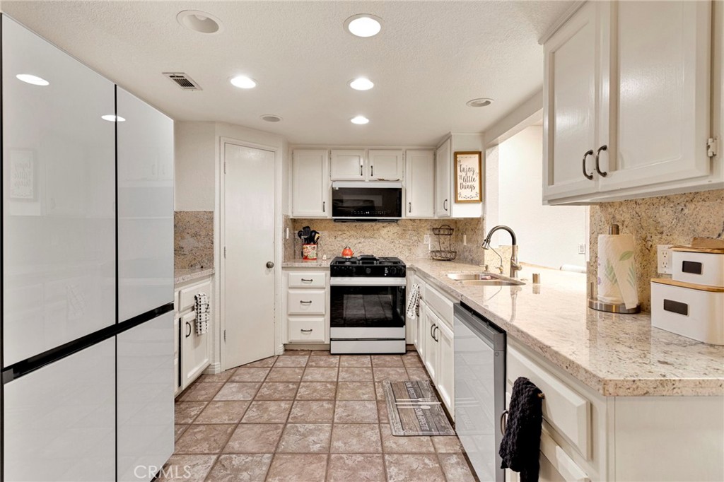 14185 Cuyamaca Road