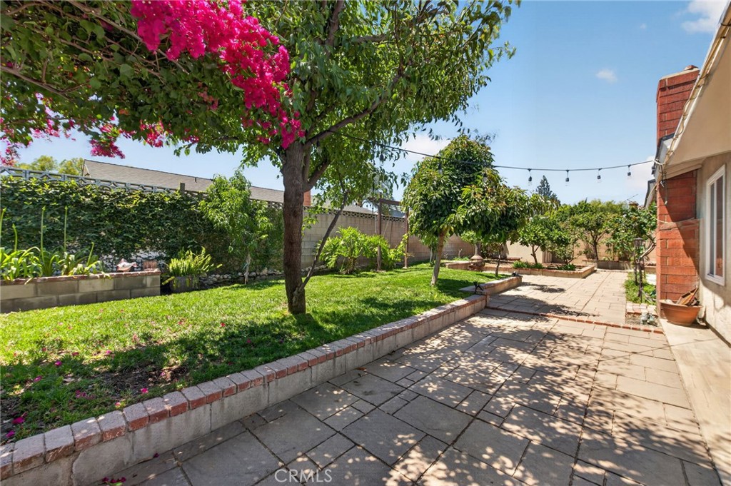 807 N Madera