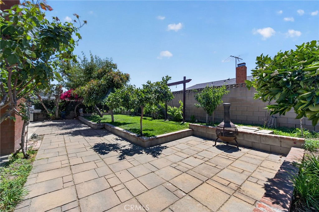 807 N Madera