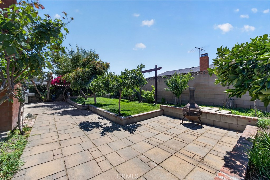 807 N Madera