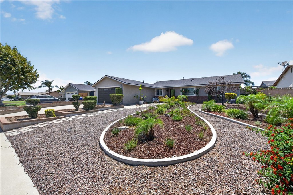 807 N Madera