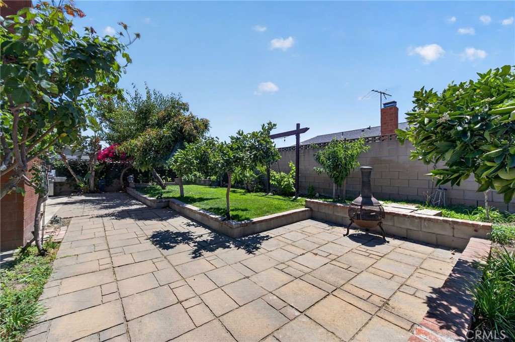 807 N Madera