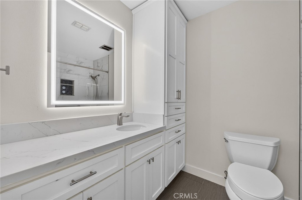 807 N Madera