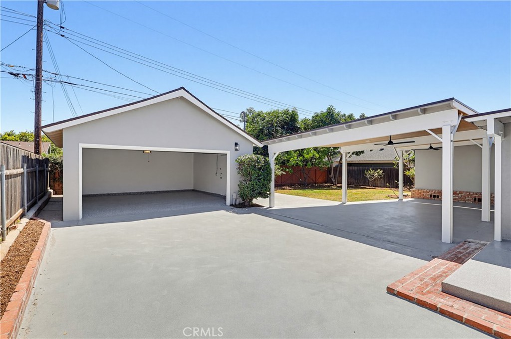 1532 E Old Badillo