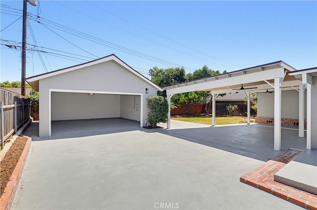 1532 E Old Badillo