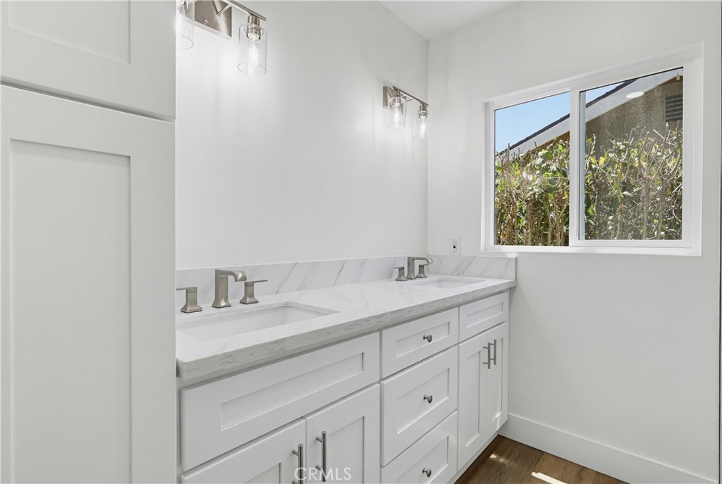 1532 E Old Badillo
