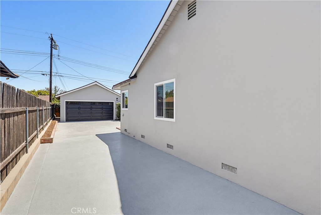 1532 E Old Badillo