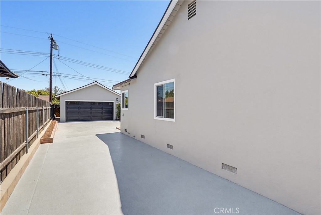 1532 E Old Badillo
