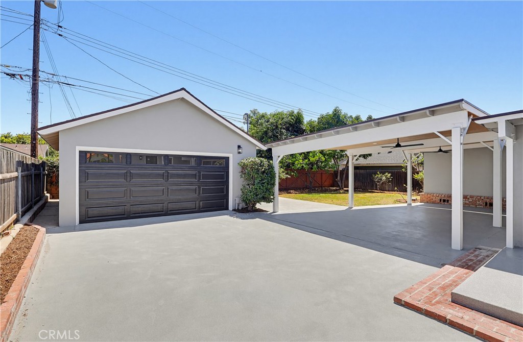 1532 E Old Badillo
