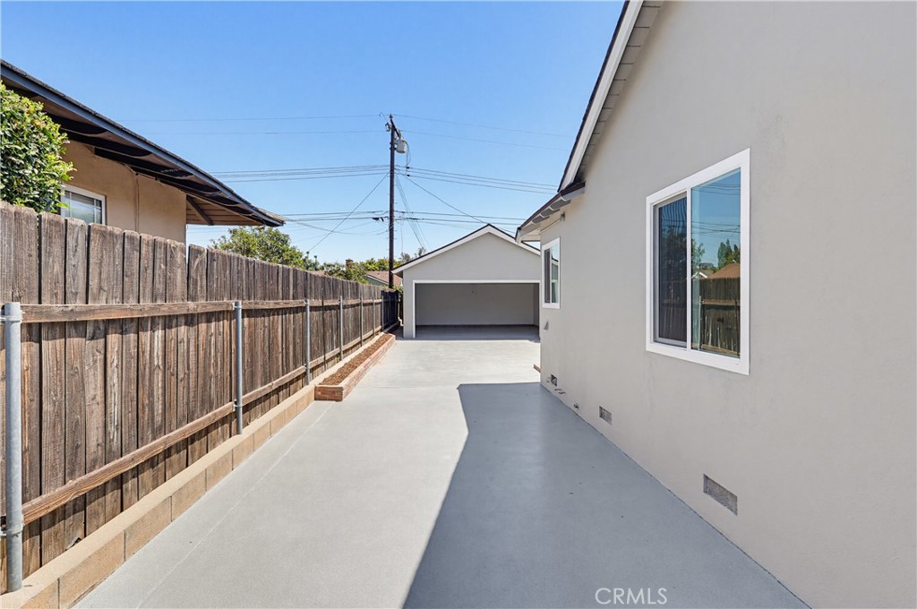 1532 E Old Badillo