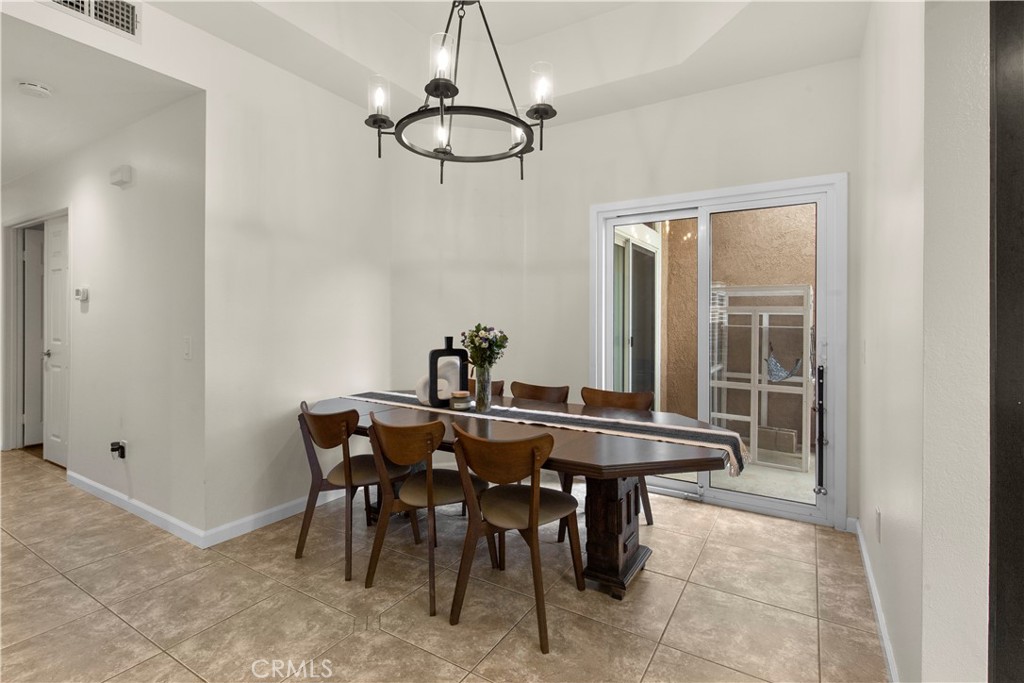 6118 E Garnet
