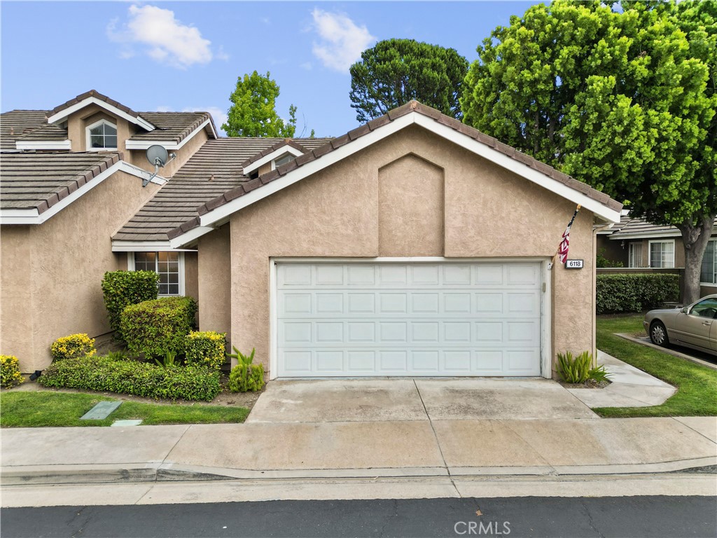 6118 E Garnet