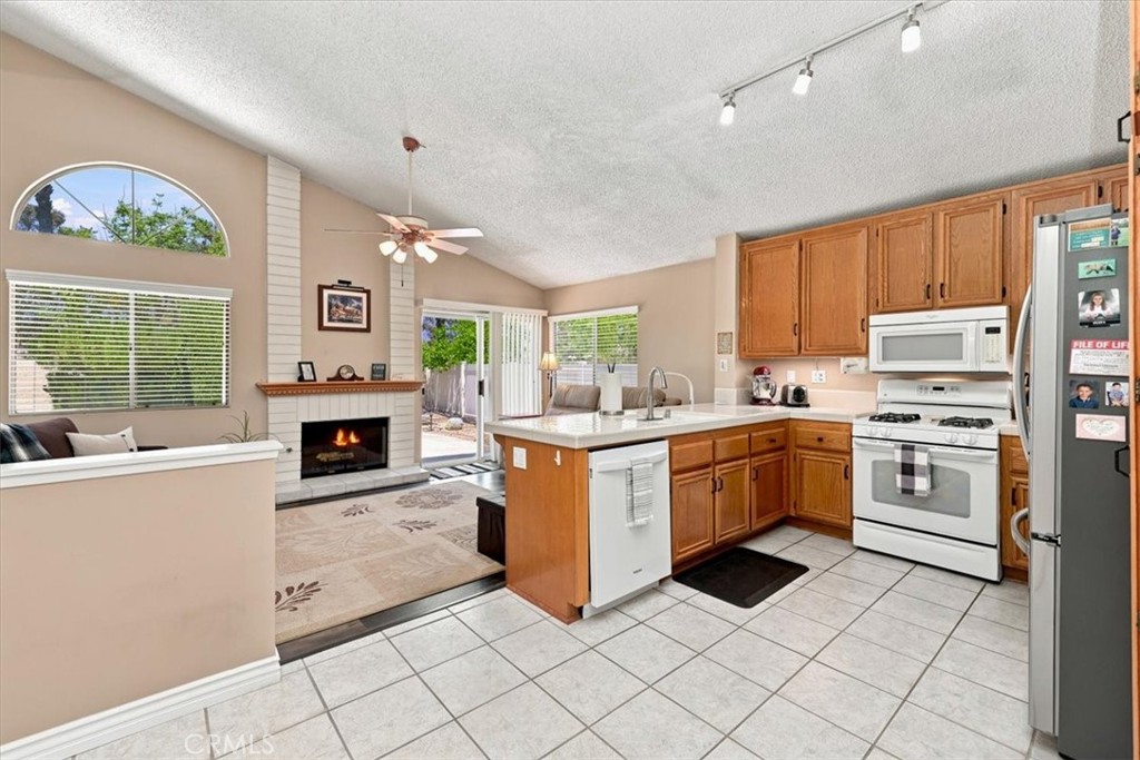 5831 Oakmont