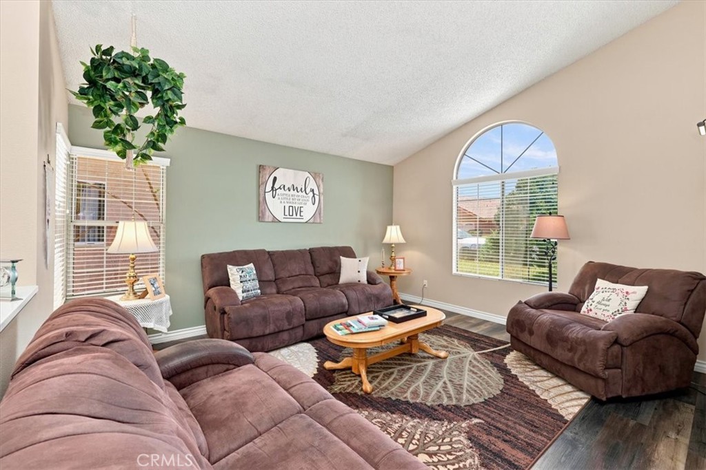 5831 Oakmont
