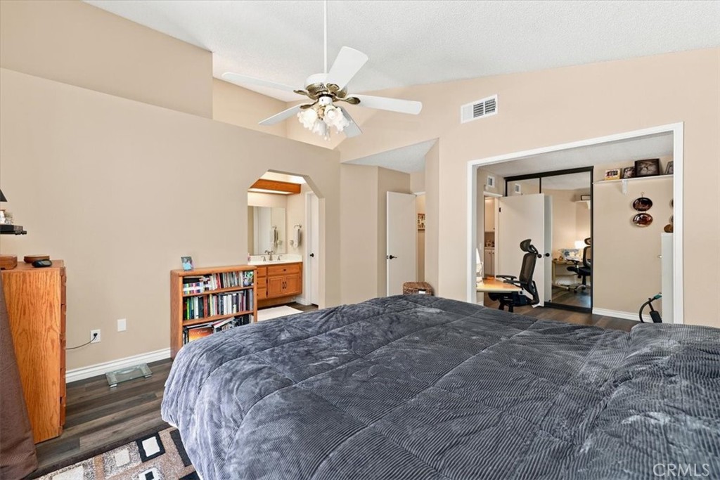 5831 Oakmont